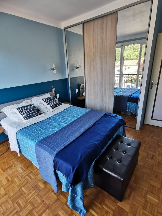 Au Pays D'Olmes Apartamento Lavelanet Exterior foto